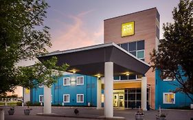 Home Inn And Suites Medicine Hat